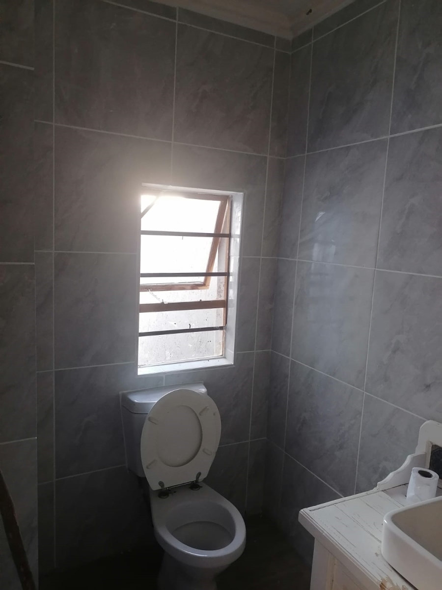 To Let 1 Bedroom Property for Rent in Queenstown Central Eastern Cape